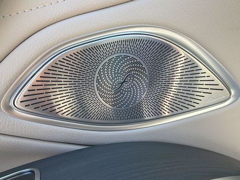 Used 2022 Mercedes-Benz EQS 450+ Sedan image 27