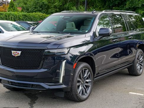 Used 2023 Cadillac Escalade ESV Sport w/ Touring Package AWD/4WD image 3