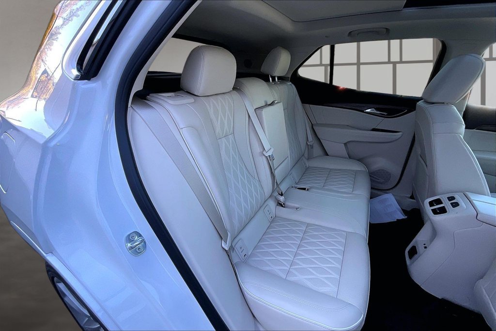 Used 2023 Buick Envision Avenir AWD/4WD image 26