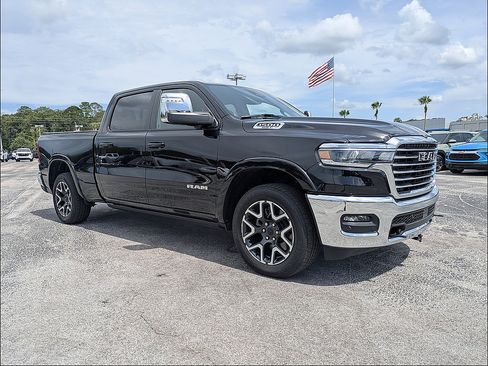 Used 2025 RAM 1500 Laramie w/ Advanced Safety Group II AWD/4WD image 1