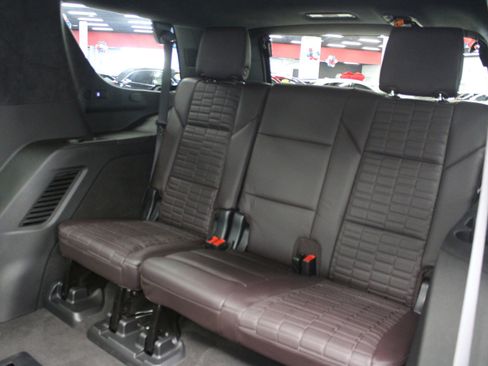 Used 2023 Cadillac Escalade Sport Platinum w/ LPO, ONYX Package image 61