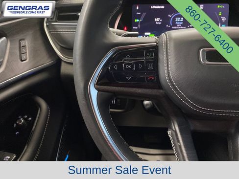 Used 2023 Jeep Grand Cherokee Overland AWD/4WD image 22