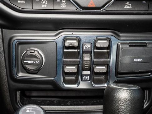 Used 2022 Jeep Wrangler Unlimited Sport w/ Sun And Sound Package AWD/4WD image 20