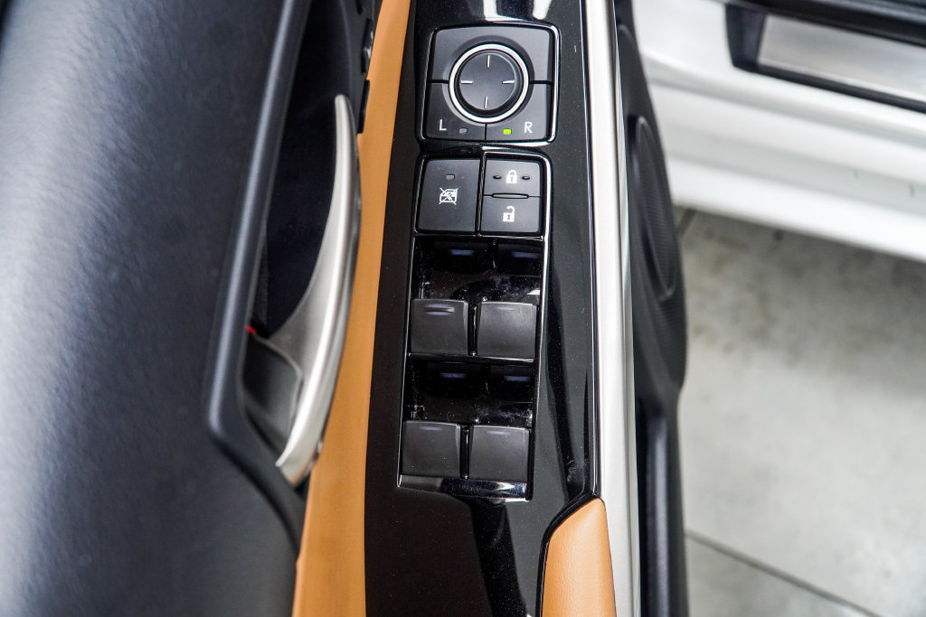Used 2020 Lexus IS 300 AWD w/ Premium Package image 41