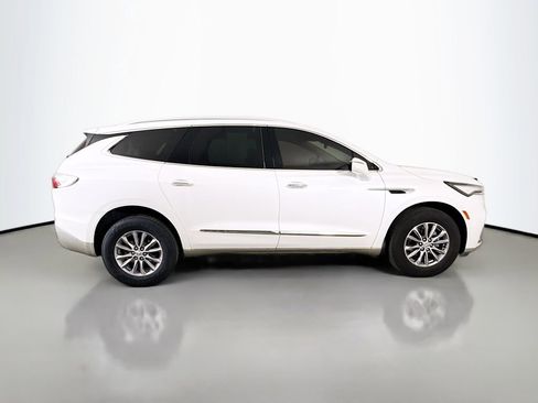 Used 2024 Buick Enclave Essence FWD image 9