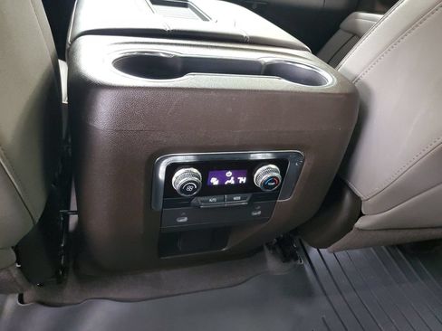 Used 2023 GMC Yukon SLT RWD image 15