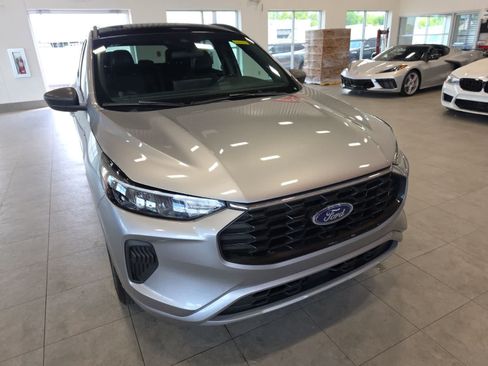 Used 2024 Ford Escape ST-Line w/ Tech Pack #1 AWD/4WD image 4