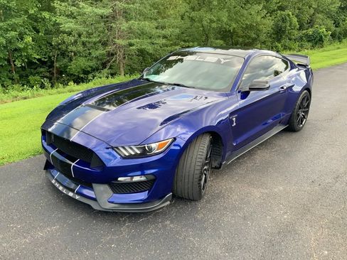 Used 2016 Ford Mustang Shelby GT350 w/ Technology Package RWD image 7