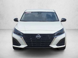 Used 2025 Nissan Altima 2.5 SV FWD video 2