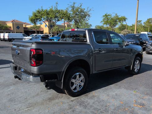 Used 2025 Ford Ranger Lariat w/ Chrome Accent Package image 3