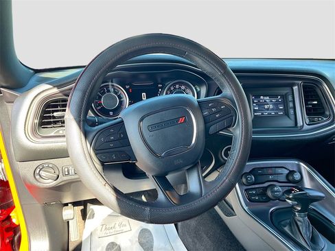 Certified 2015 Dodge Challenger SXT image 20