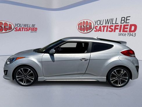 Used 2016 Hyundai Veloster Turbo FWD image 7