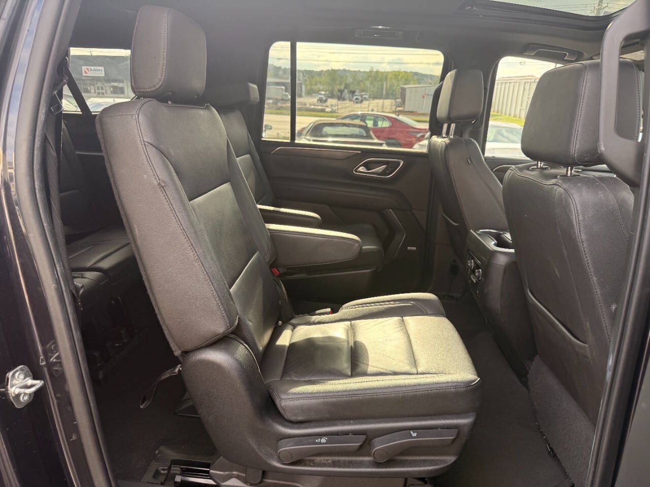 Used 2023 Chevrolet Suburban LT w/ Luxury Package AWD/4WD image 21