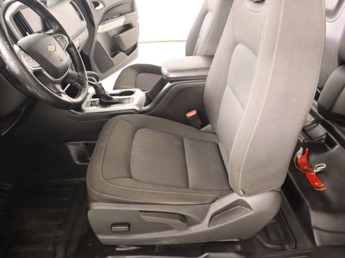 Used 2022 Chevrolet Colorado LT w/ Fleet Safety Package image 10