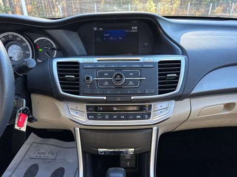 Used 2014 Honda Accord LX image 17