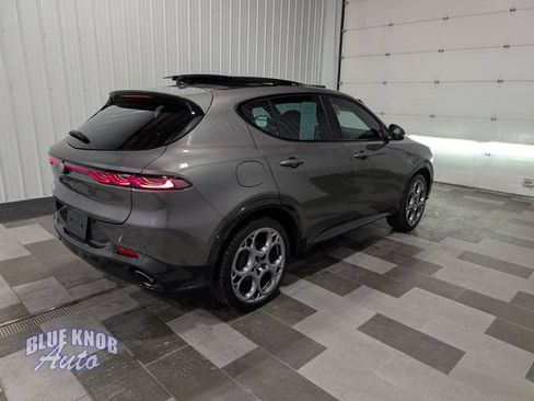 Used 2024 Alfa Romeo Tonale Veloce AWD/4WD image 4
