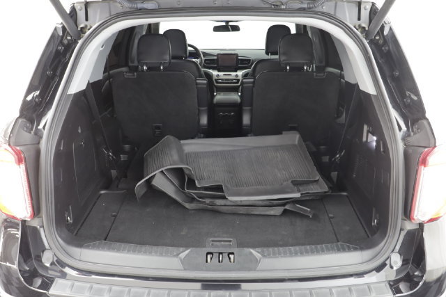 Used 2021 Ford Explorer XLT w/ Equipment Group 202A AWD/4WD image 19