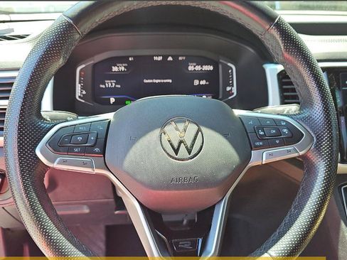 Used 2022 Volkswagen Atlas Cross Sport SEL R-Line AWD/4WD image 15