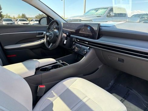 Used 2024 Hyundai Sonata SEL w/ Convenience Package FWD image 19