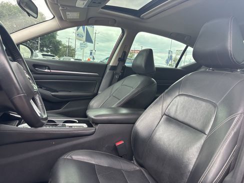 Used 2024 Nissan Altima 2.5 SL FWD image 13