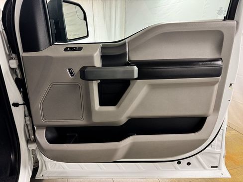 Used 2017 Ford F150 XLT w/ Equipment Group 302A Luxury AWD/4WD image 15