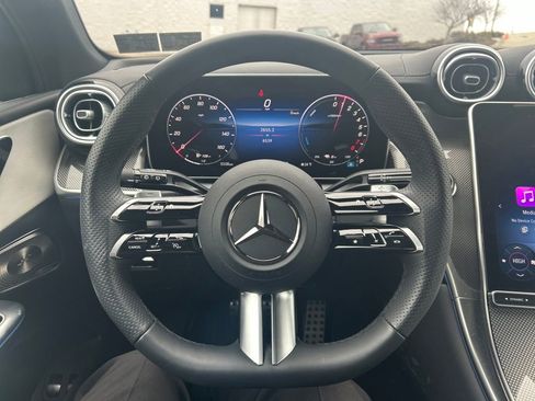 Used 2025 Mercedes-Benz GLC 350e 4MATIC image 12