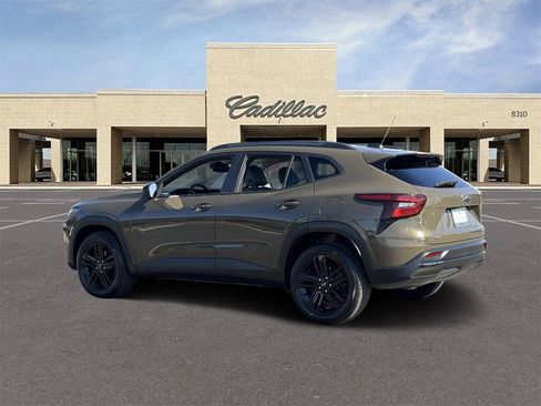 Used 2024 Chevrolet Trax ACTIV w/ Sunroof Package image 7