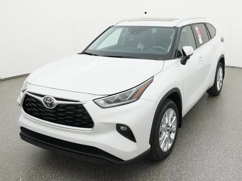 New 2026 Toyota Highlander Limited AWD/4WD image 16