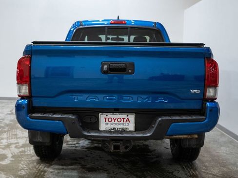 Used 2017 Toyota Tacoma TRD Off-Road image 6