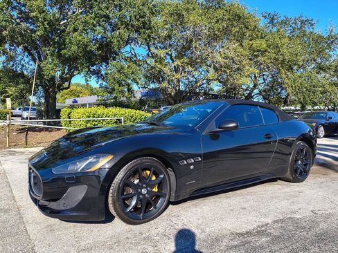 Used 2015 Maserati GranTurismo Sport image 17
