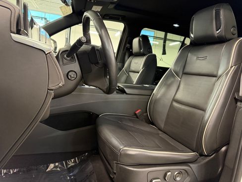 Certified 2024 Cadillac Escalade ESV Sport w/ Touring Package AWD/4WD image 5
