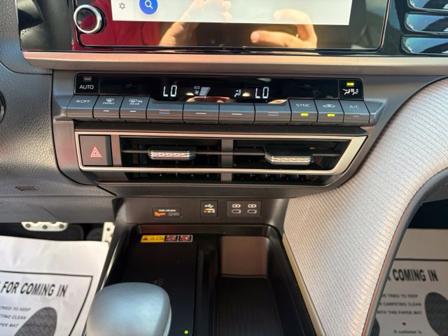 Used 2026 Toyota Camry SE w/ Convenience Package FWD image 18