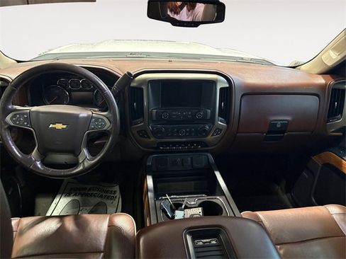 Used 2017 Chevrolet Silverado 2500 High Country w/ Duramax Plus Package image 8