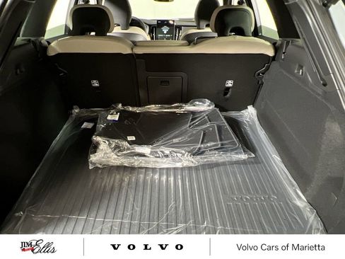 New 2026 Volvo XC60 B5 Core w/ Climate Package image 19