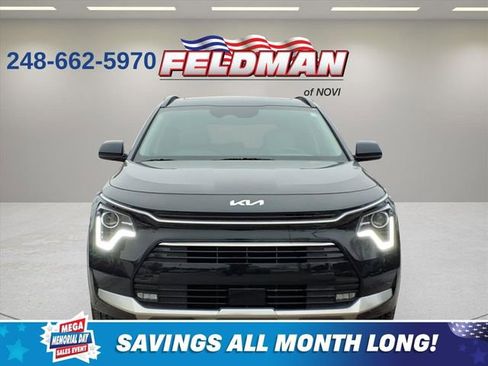 Used 2024 Kia Niro EX Touring FWD image 2