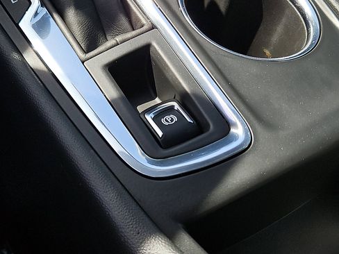 Used 2023 Chevrolet Equinox LT w/ LPO, Floor Liner Package image 25