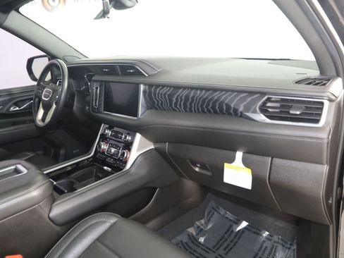 Used 2021 GMC Yukon Denali w/ Advanced Technology Package AWD/4WD image 43