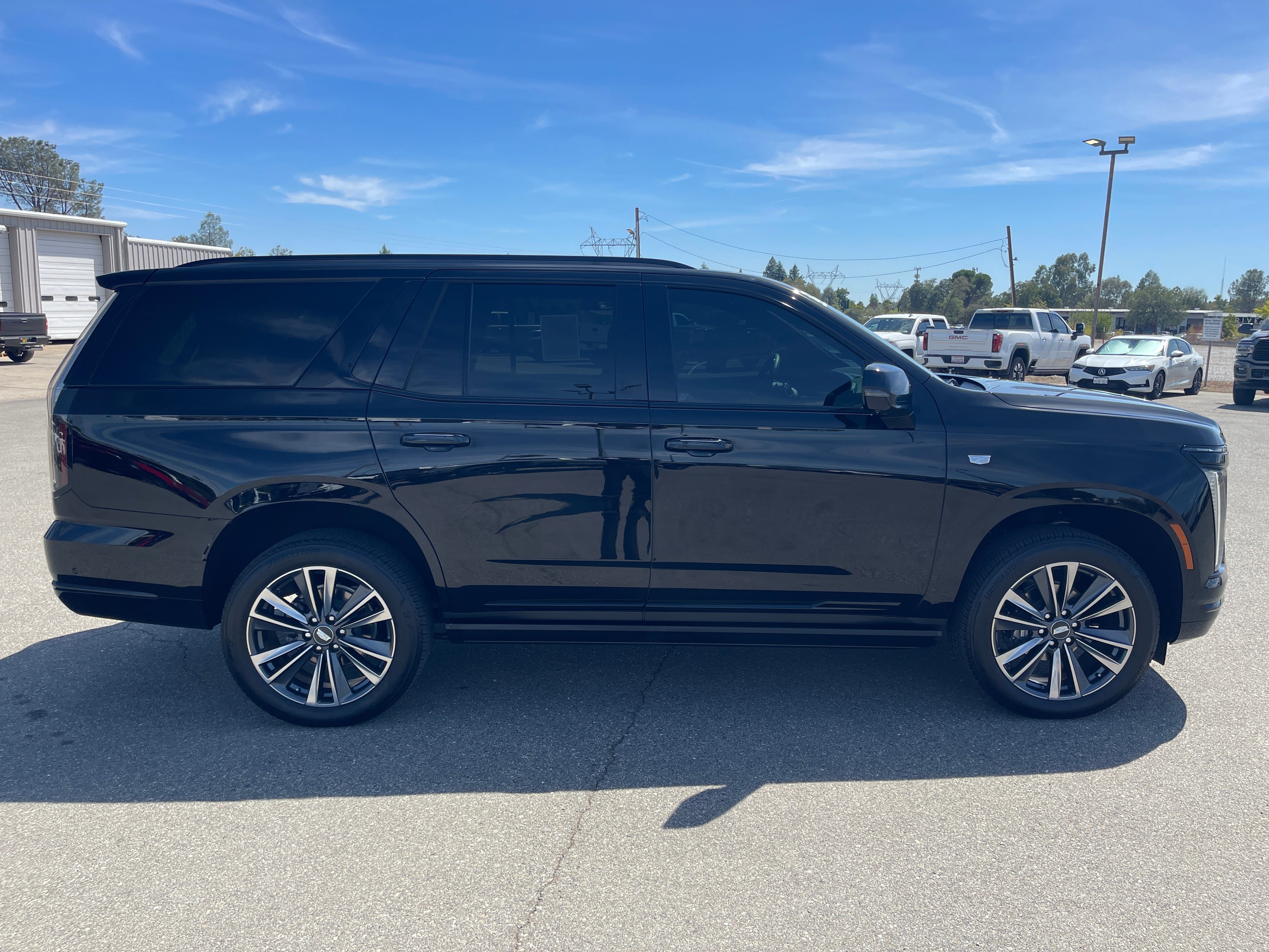 Used 2025 Cadillac Escalade Sport AWD/4WD image 4