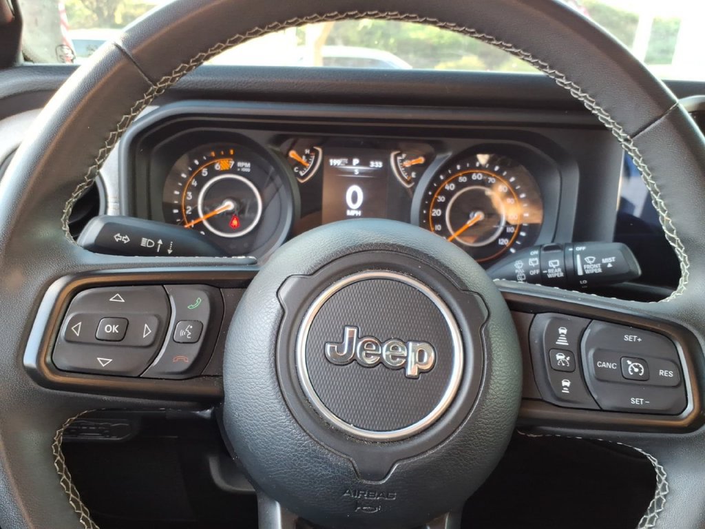 Used 2025 Jeep Wrangler Unlimited Sport AWD/4WD image 19