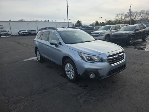 Used 2019 Subaru Outback 2.5i Premium w/ Popular Package #2 image 4