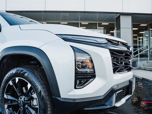 Used 2025 Chevrolet Equinox RS w/ Safety and Technology Package image 9