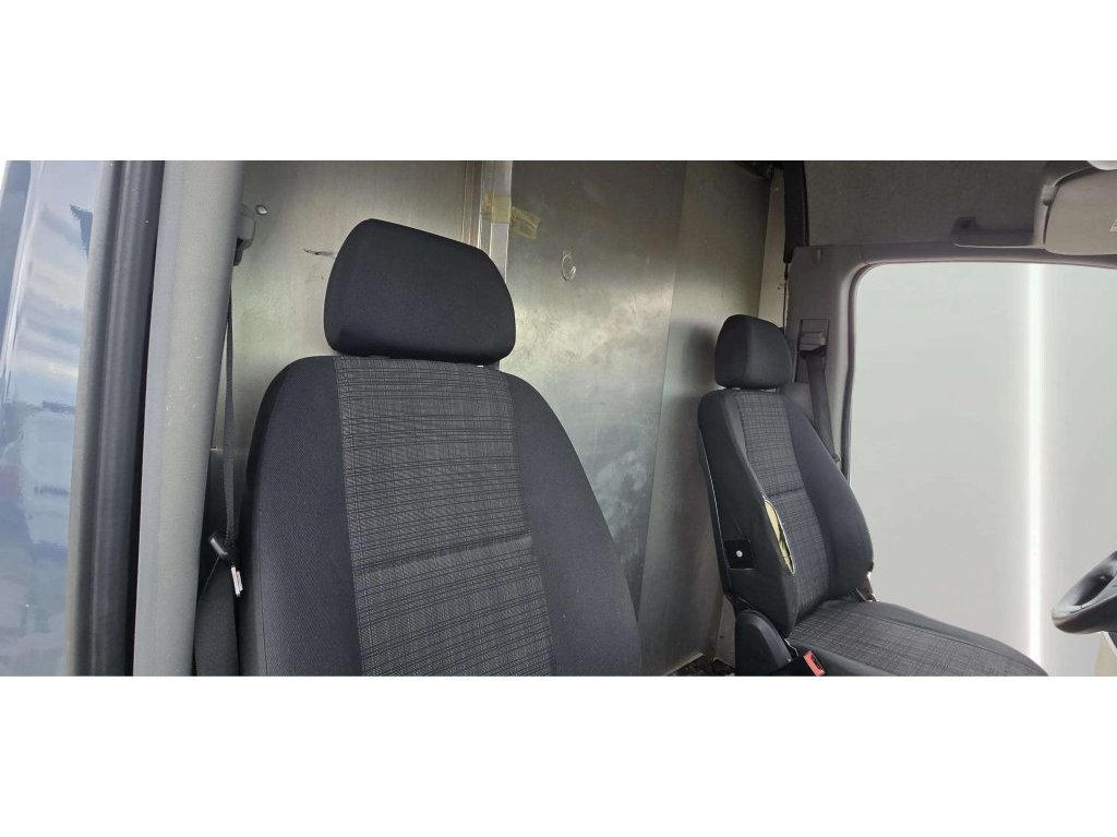 Used 2018 Mercedes-Benz Sprinter 2500 image 21