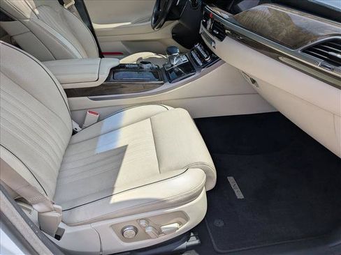 Used 2019 Genesis G90 5.0 Ultimate image 22