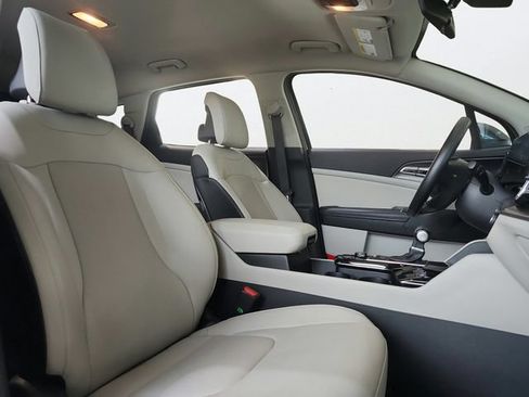 Certified 2023 Kia Sportage EX FWD image 24