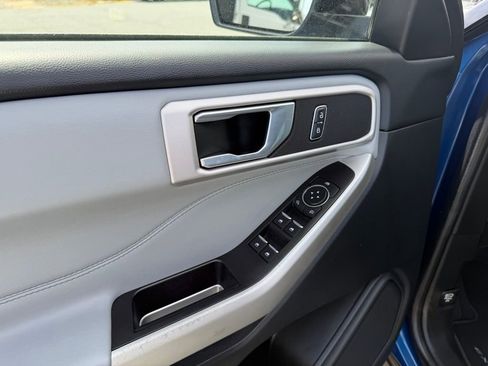 Used 2022 Ford Explorer XLT w/ Equipment Group 202A image 14
