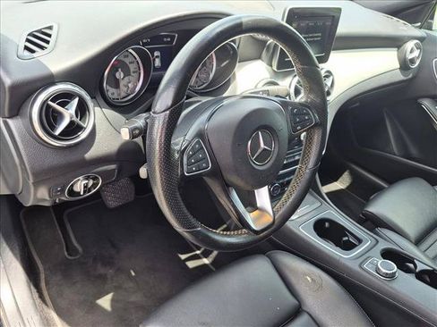 Used 2017 Mercedes-Benz GLA 250 image 10