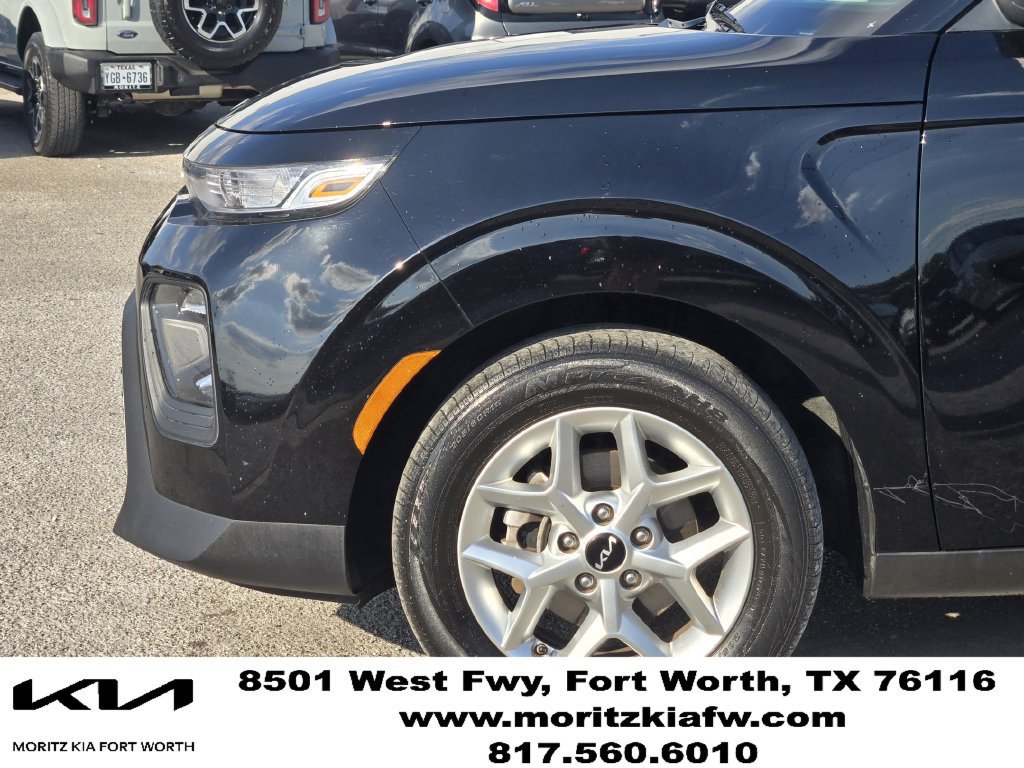 Certified 2022 Kia Soul LX w/ Technology Package FWD image 8