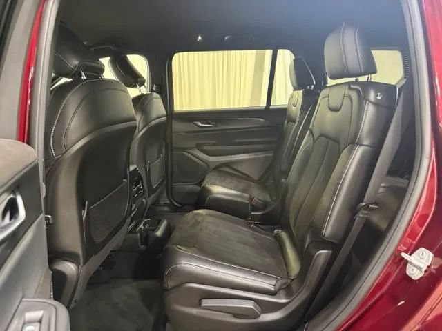 Used 2025 Jeep Grand Cherokee L Laredo AWD/4WD image 23