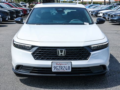 Used 2023 Honda Accord Sport image 2