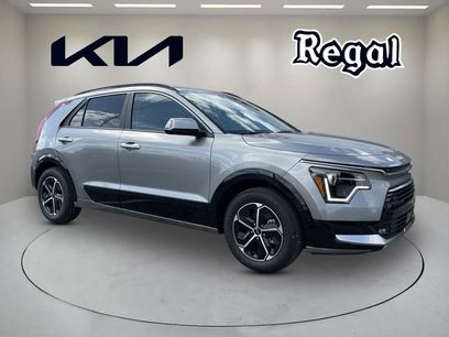 New 2025 Kia Niro SX